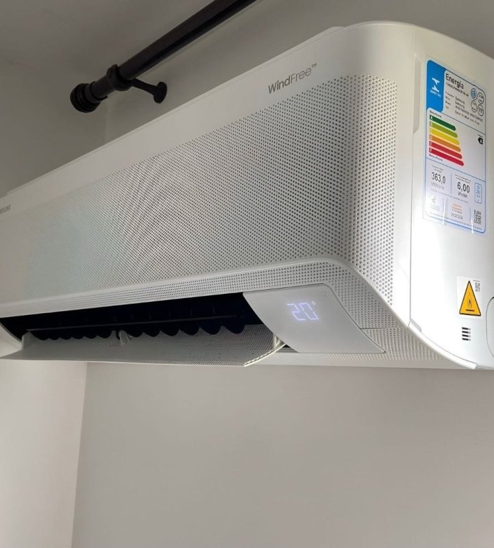 Ar-condicionado Split Samsung Inverter WindFree AI 12.000 BTUs Frio Sem Vento AR12DYFAAWKNAZ