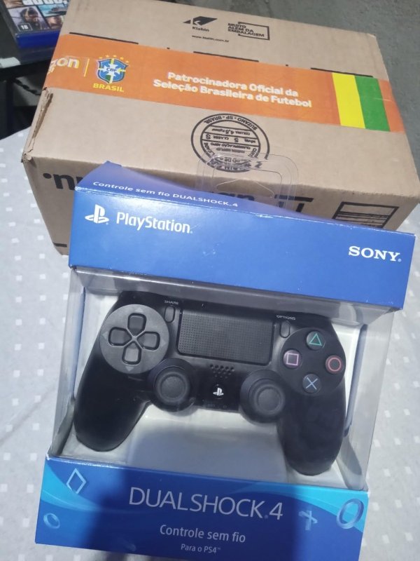Controle Sem Fio DualShock 4 - PlayStation 4