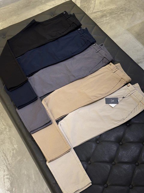 Kit com duas Calças de Alfaiataria Masculina Slim Fit
