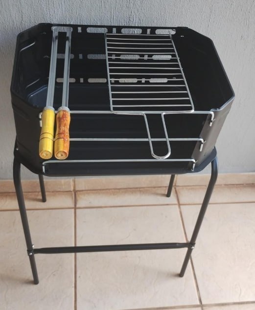 Churrasqueira Portátil Móvel Pro Tork Grill Machine Com Grelha + Espetos