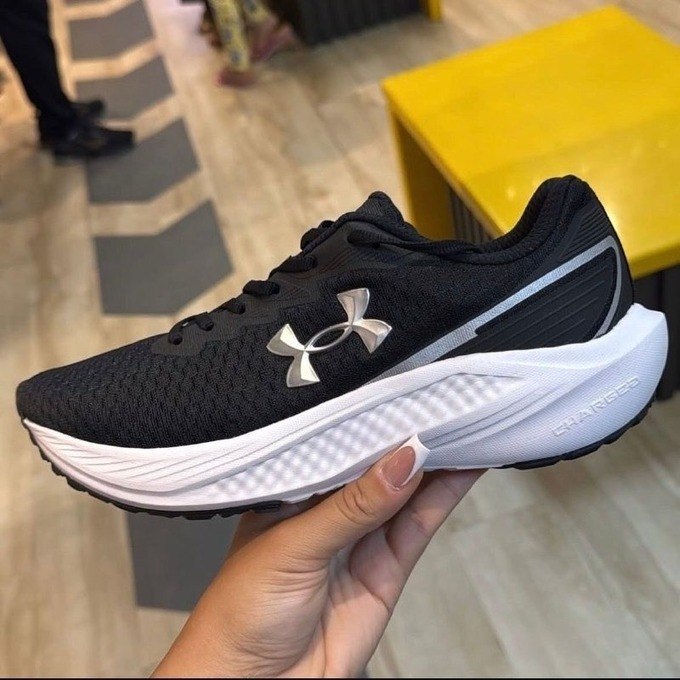 Tênis Under Armour Charged Wing 2
