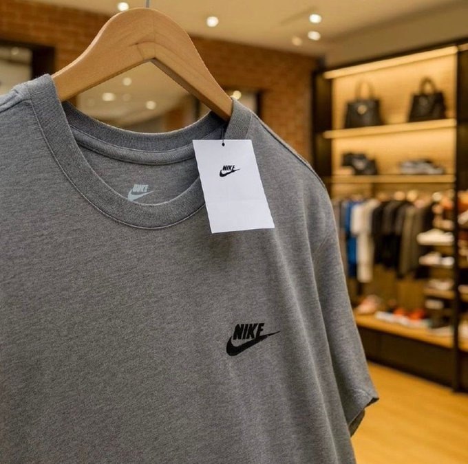 Camiseta Nike Sportswear Club Masculina