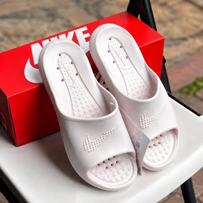 Chinelo Nike Victori One Feminino com Frete Grátis