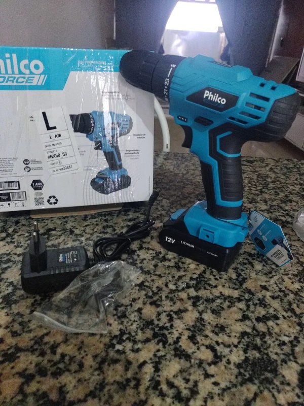 Parafusadeira e Furadeira Philco 10mm 12V com maleta