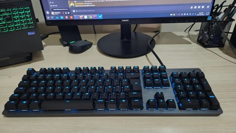 Teclado Mecânico Gamer Logitech G512 Carbon com Layout ABNT2