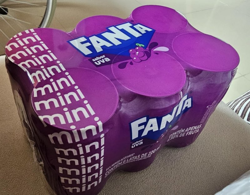 Pack de FANTA UVA LT 220ML 6 unidades