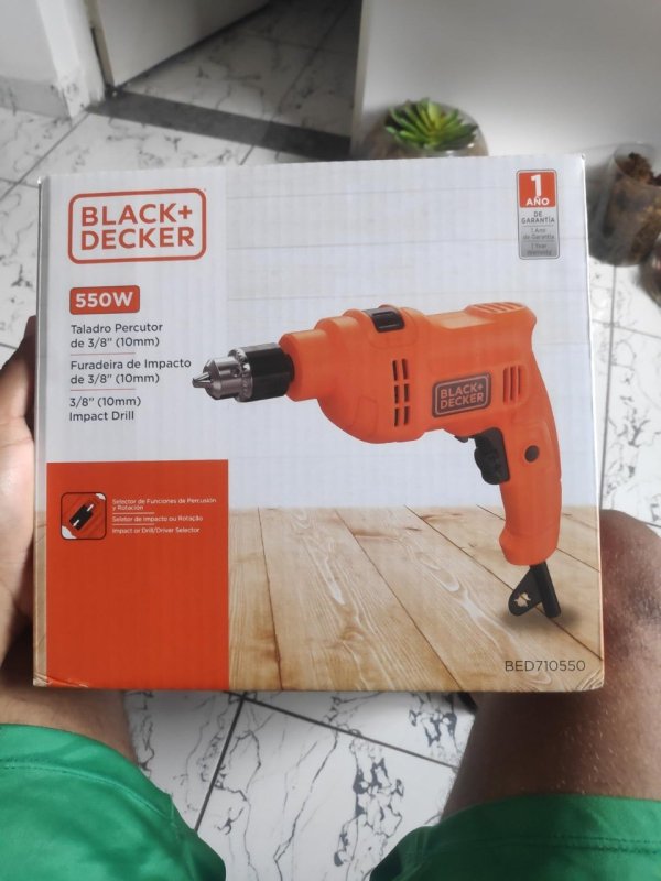 BLACK+DECKER Furadeira de Impacto 10mm, Potência 550W, com Chave de Mandril, BED710550, 110V + Frete Grátis