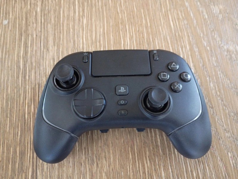 Controle sem Fio Razer Wolverine V2 Pro para PlayStation - Preto + Frete Grátis