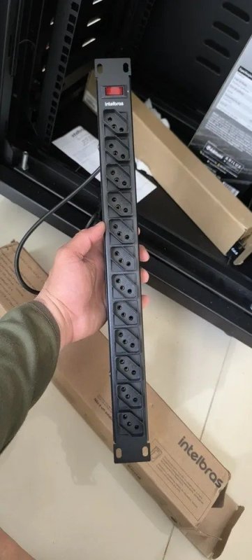 Protetor Eletrônico Com 12 Tomadas Para Rack Epr 212+ Preto Intelbras 110v/220v
