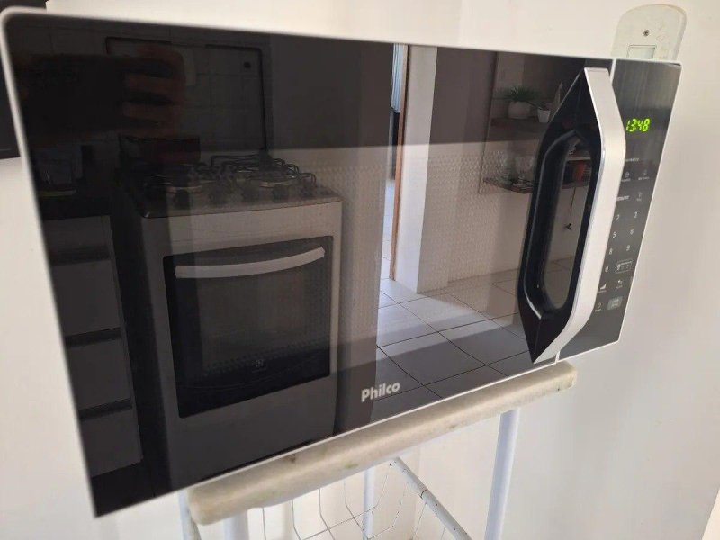 Micro-ondas 33l Philco Teclas Fáceis Limpa Fácil 1400w Pm36 127V