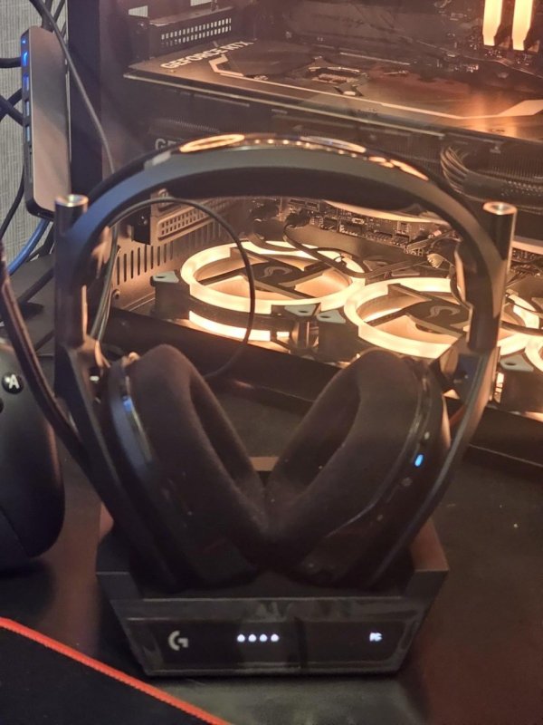 Headset Gamer Sem Fio Logitech G Astro A50 LIGHTSPEED + Base Station (Gen 5)