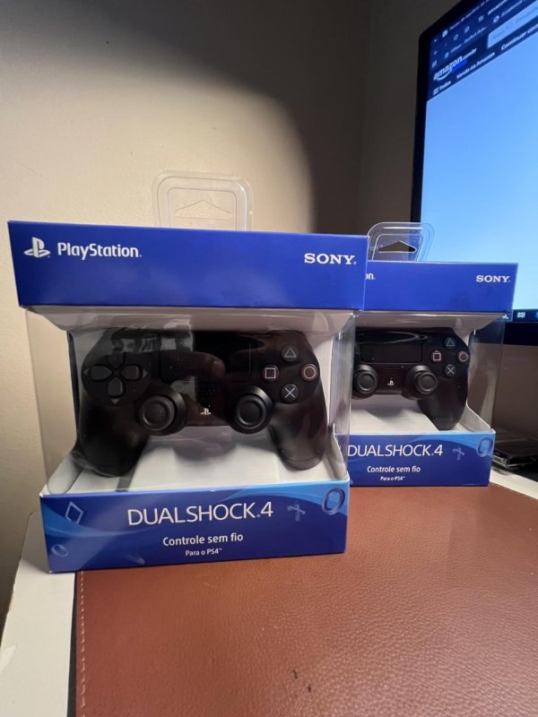 Controle Sem Fio DualShock 4 - PlayStation 4