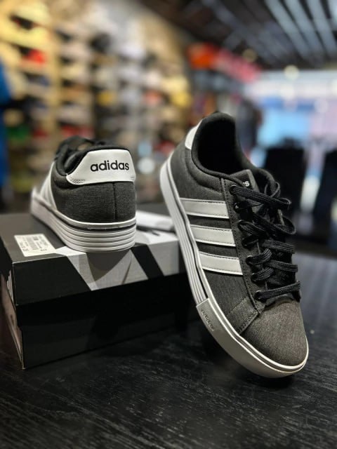 Tênis Adidas Daily 4.0