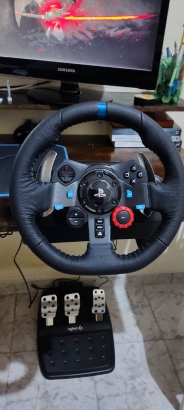 Volante e Pedais Logitech G29 Driving Force com Force Feedback