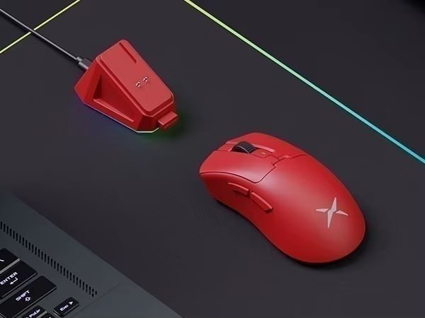 Mouse Gamer Delux M900 Pro, PAW3395 com base de carregamento