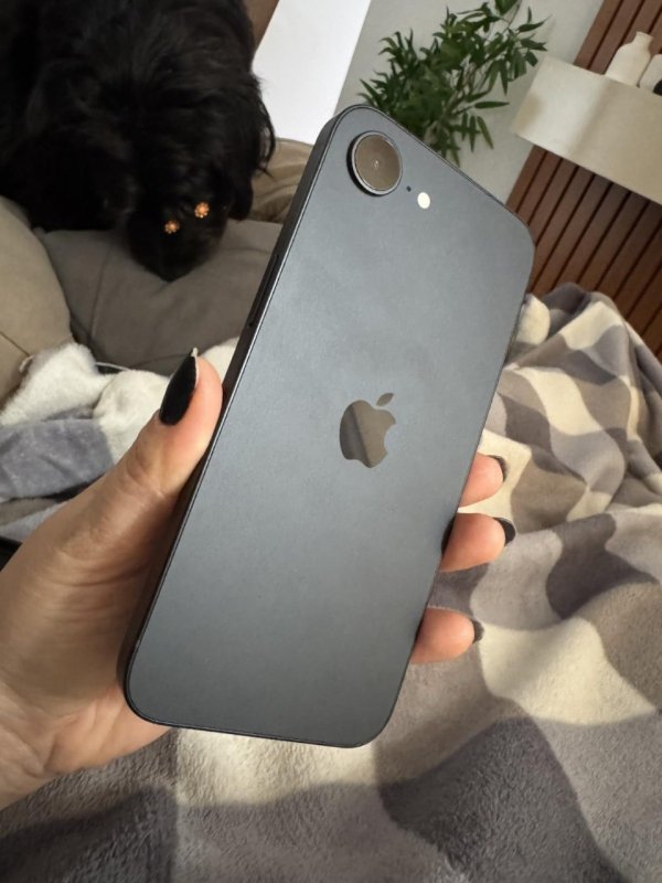 iPhone 16e Apple 128GB, Câmera 48MP, Tela Super Retina XDR 6,1", Branco