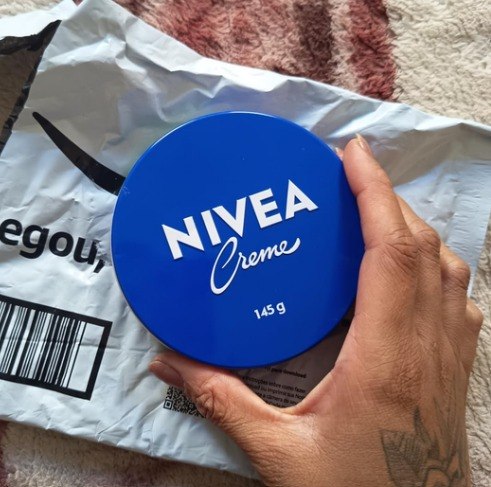 NIVEA Creme Hidratante Lata 145g, Hidratação Profunda 24h, Corporal, Todas as Peles