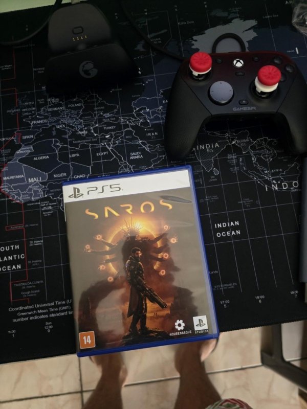 SAROS™ Edição Standard - PlayStation 5