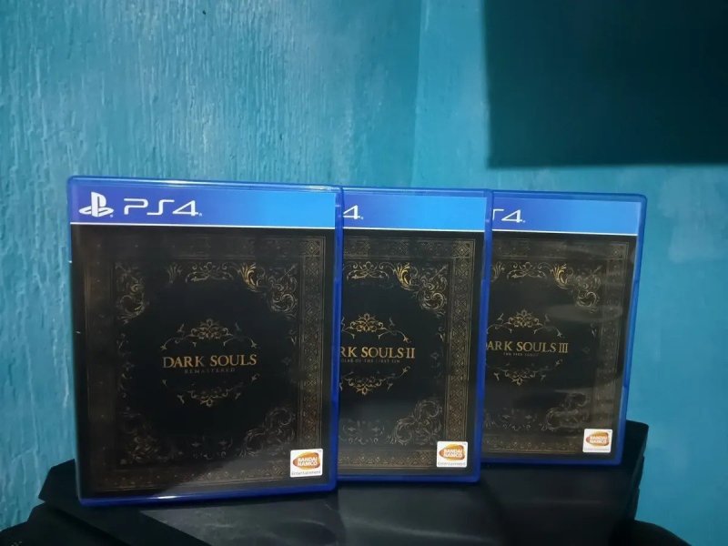 Dark Souls Trilogy Standard Edition (Físico) + Frete Grátis