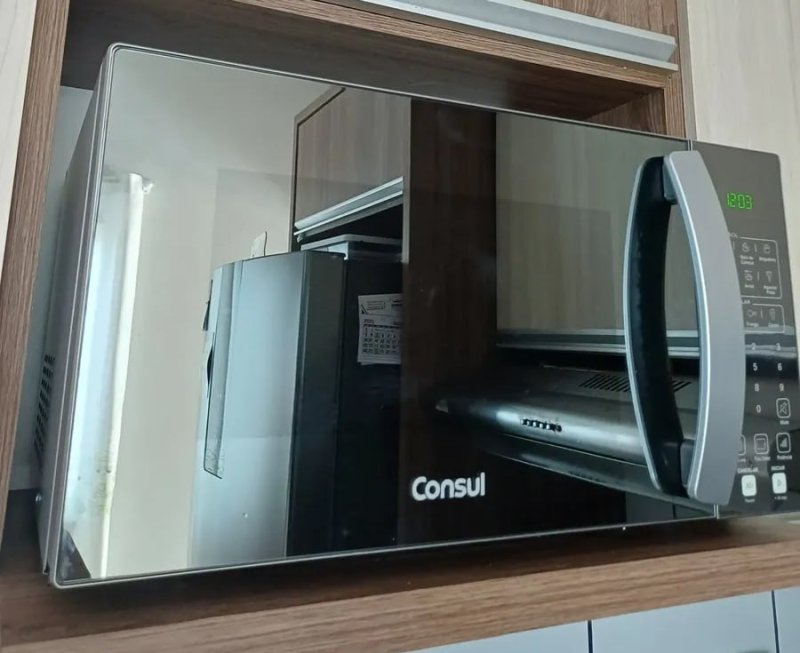 Micro-ondas Consul 32L CMS46AR