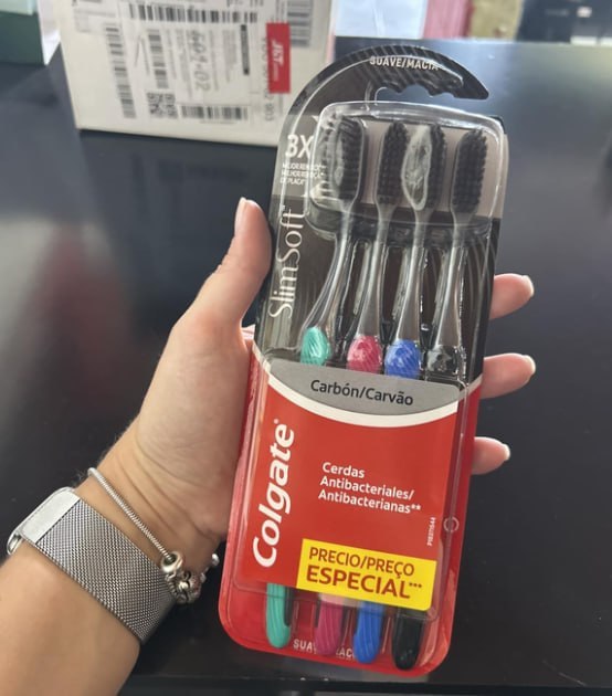 Escova De Dente Colgate Slim Soft