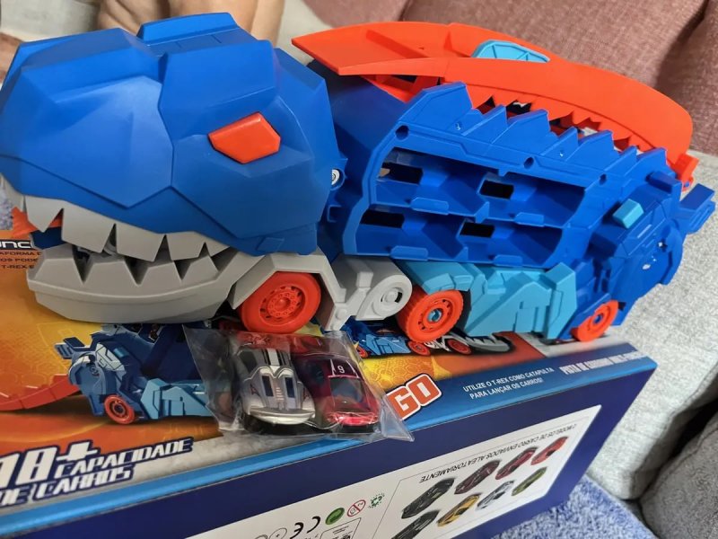 Caminhão Dinossauro Pista Com Carrinhos Maleta