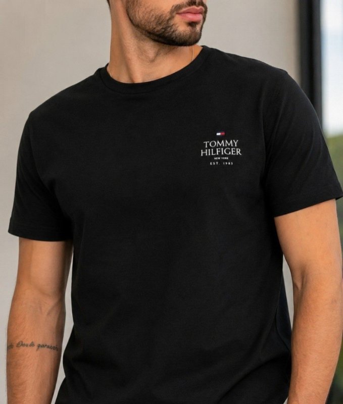 Camiseta Tommy Hilfiger Masculina Stack Brand Love Preta