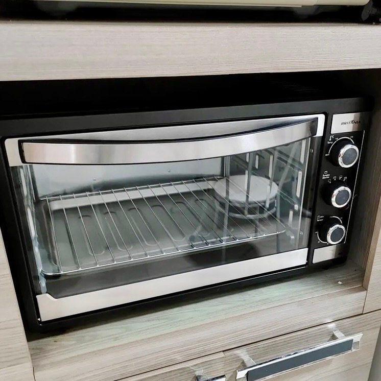 Forno Elétrico Britânia BFE55P Dupla resistência 52L 127V