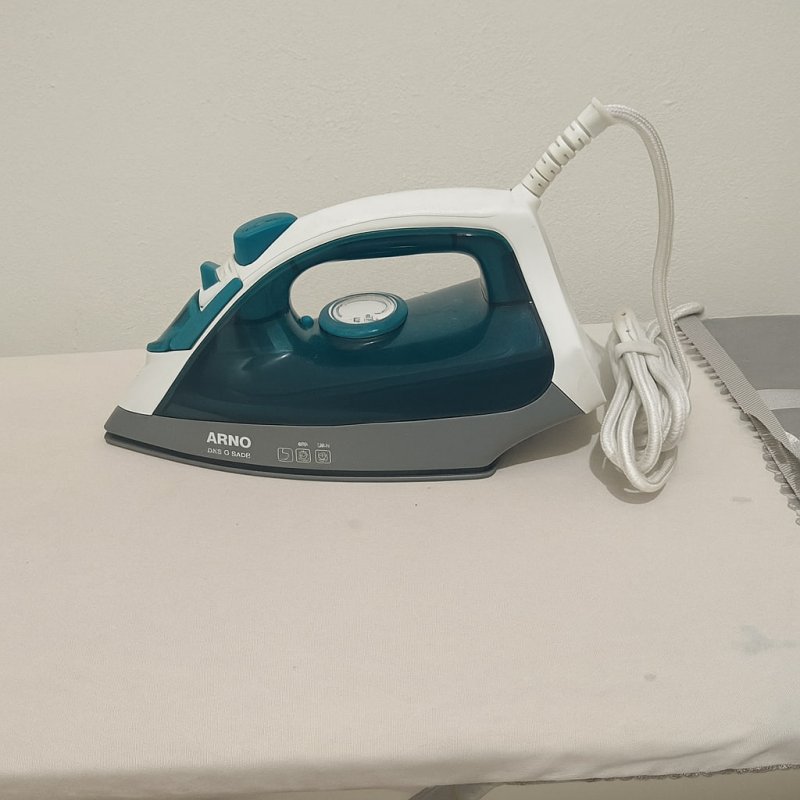 Ferro A Vapor Elétrico Arno Steamgliss Fsgp Cor Branco/Verde 127V