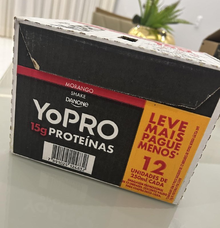 YoPRO Bebida Láctea UHT Morango – 15g de Proteínas, Caixinha Tetra Pak 250ml (Pack com 12 unidades)