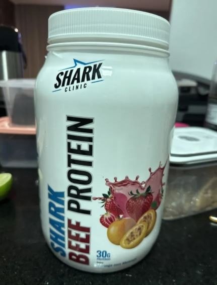 Proteína Beef Protein Shark Pro 900 G Sabor Morango E Maracujá
