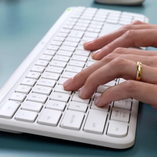 Teclado Sem Fio Signature Slim K950 Logitech
