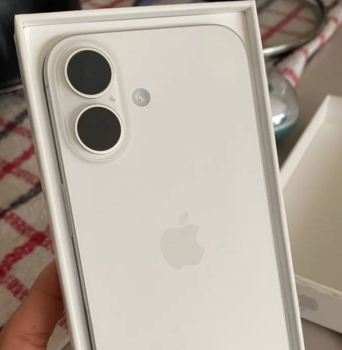 Apple iPhone 16 (128 GB) - Branco