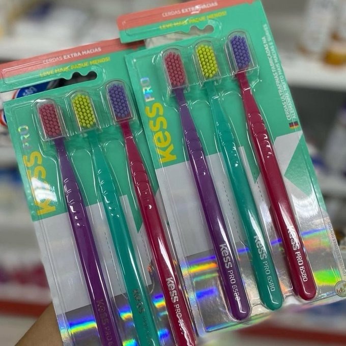 Pack com 3 Escovas Dentais KESS Pro Extra Macias + Frete Grátis