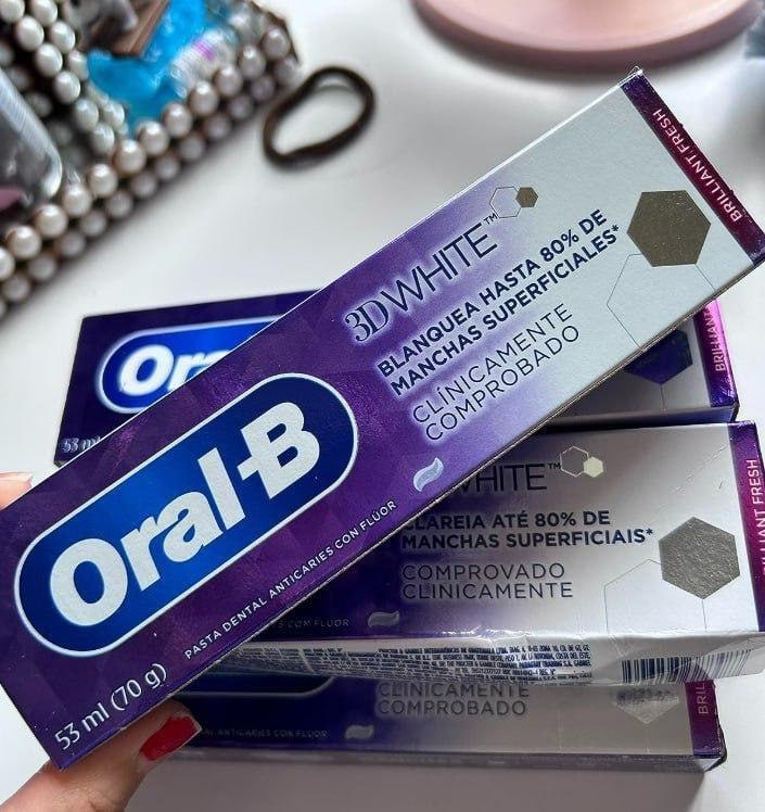 Pack 6 Un. Creme Dental Clareador Oral-B 3D White Brilliant 70g