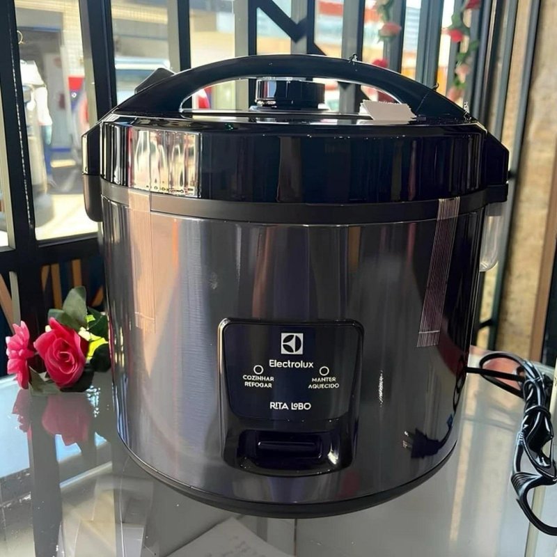 Panela Elétrica Electrolux vapor arroz capacidade 2L ERC10 inox 127V por Rita Lobo