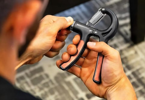 Exercitador de Mãos Ajustável 5–60kg com Pegada Ergonômica – Fortalecedor de Punho, Dedos e Antebraço para Fisioterapia e Musculação