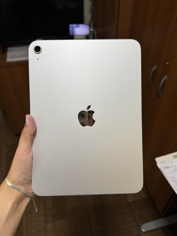 Apple 2025 iPad (Wi-Fi, 128 GB) - Prateado (A16)