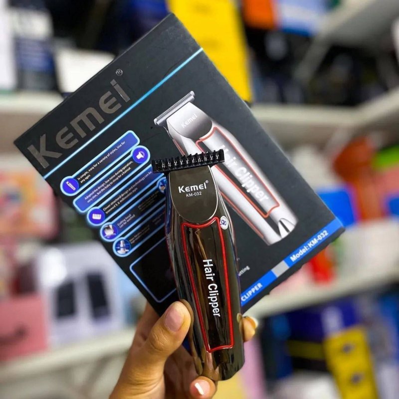Máquina De Acabamento Kemei Km-032 Barba E Cabelo Profissional Titânio Prateado 127/220v