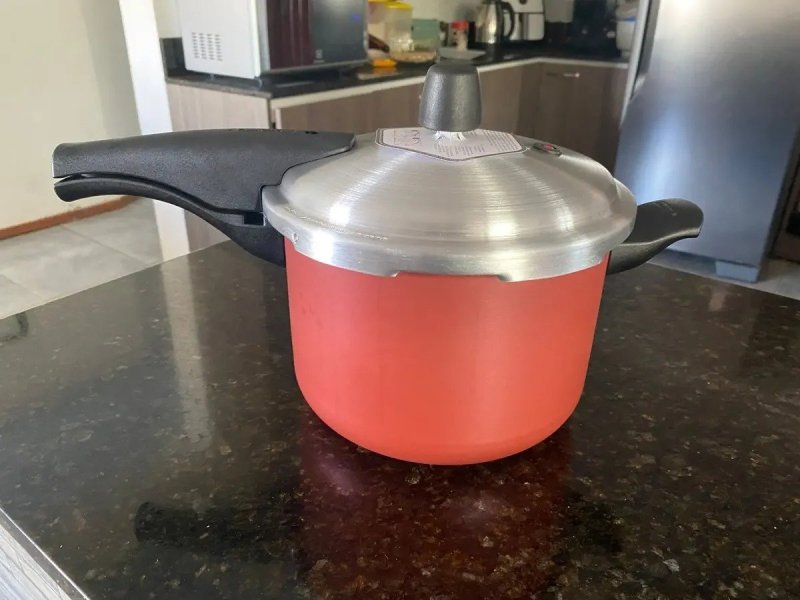 Panela De Pressão 4,5L Tramontina Vancouver Effect 20591-720 Cor Vermelho