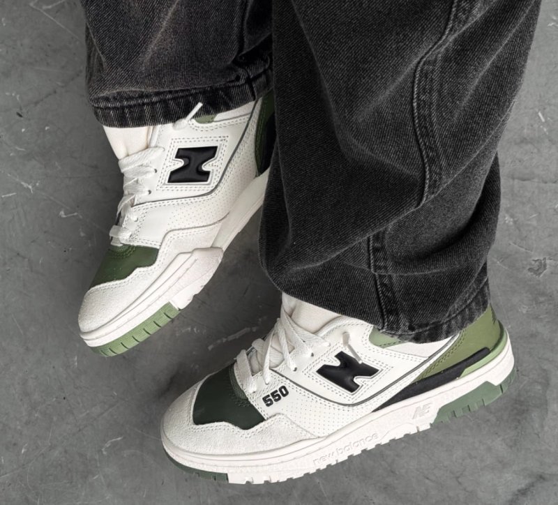 Tenis New Balance 550 Masculino, Bege Claro/Verde, 43