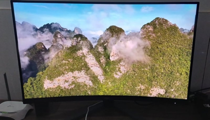 Monitor Gamer Curvo AOC AGON QUAD 32" 180Hz 0,5ms HDR10 CQ32G4E