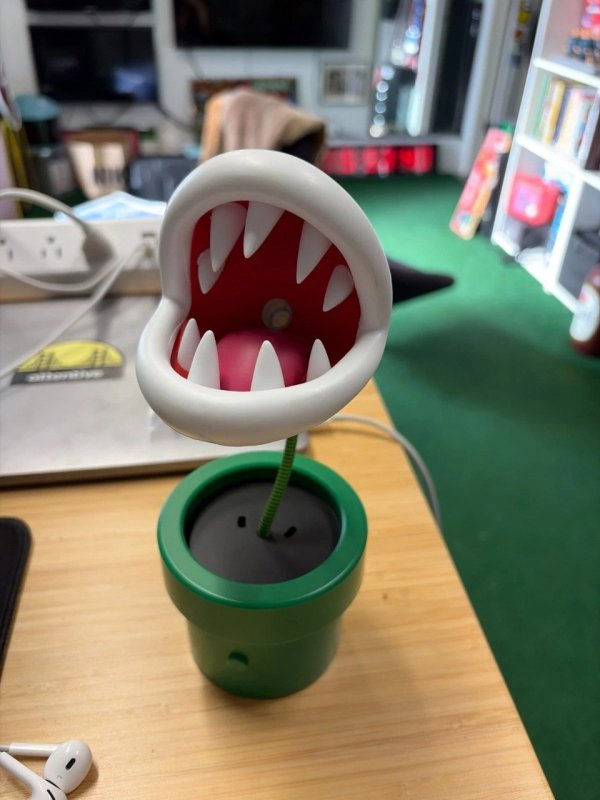 Paladone Lâmpada Posable Super Mario Mini Piranha Plant + Frete Grátis