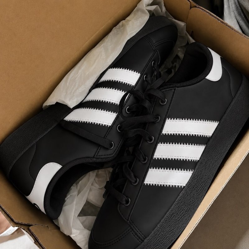 Tênis Adidas Jump Hook