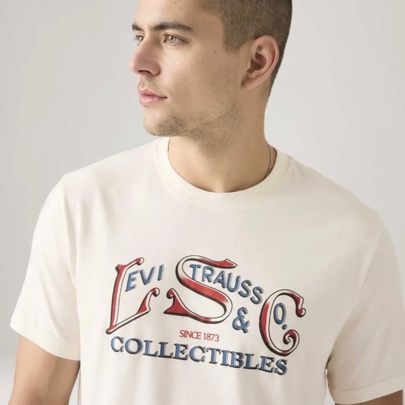 Camiseta Levi's® Relaxed Off White Manga Curta