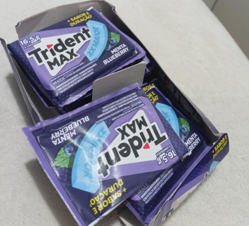 Chiclete Trident Max Menta Blueberry Sem Açúcar - Caixa com 14 unid. de 16,5g