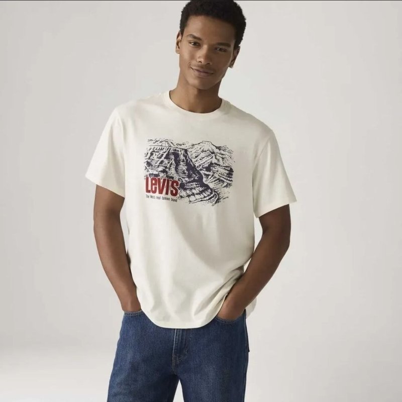 Camiseta Levi's® Relaxed Off White Manga Curta Lb0013226