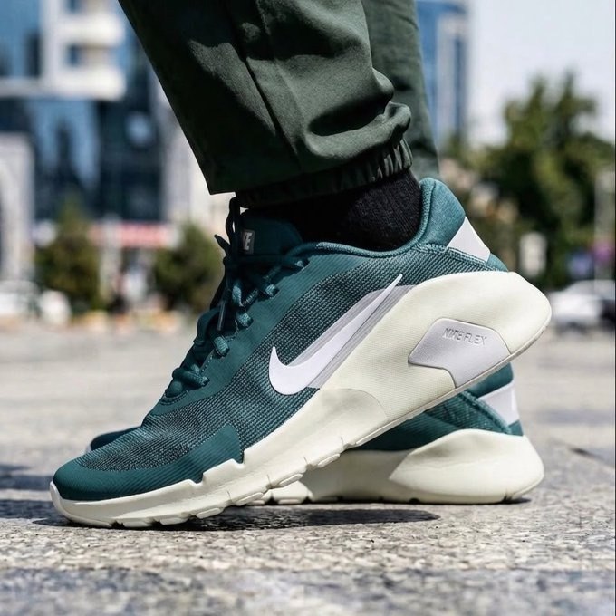 Tênis Nike Flex Train