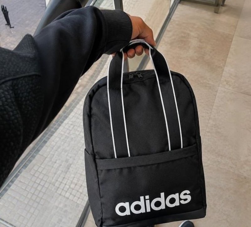 Mochila Training Linear Essentials adidas Preto/prata Metálico Liso