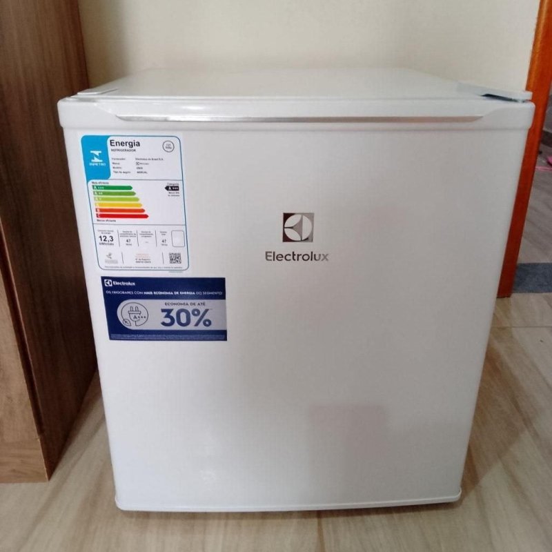 Frigobar Electrolux 47L Efficient com Controle de Temperatura